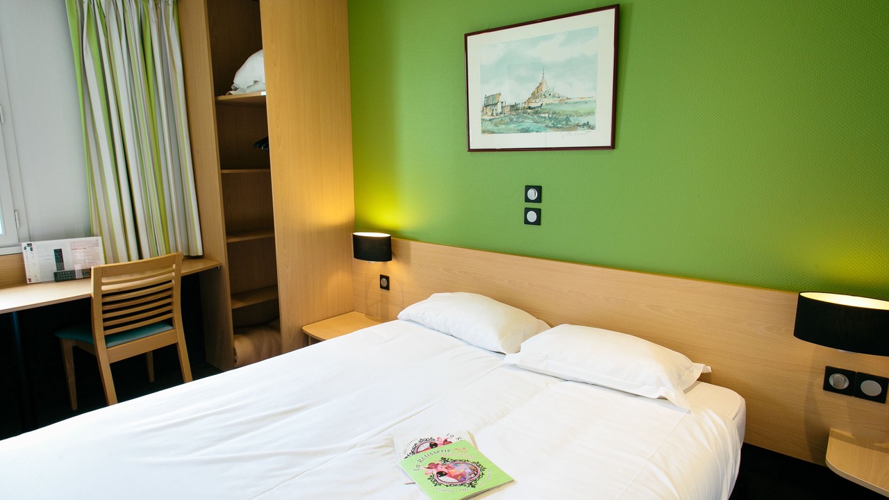 Photo of Bedroom in Pontorson