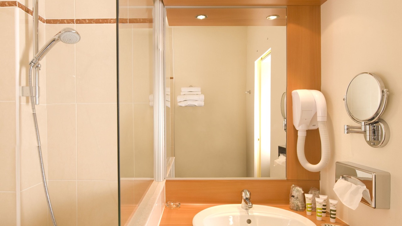 Photo of Bathroom in Pontorson