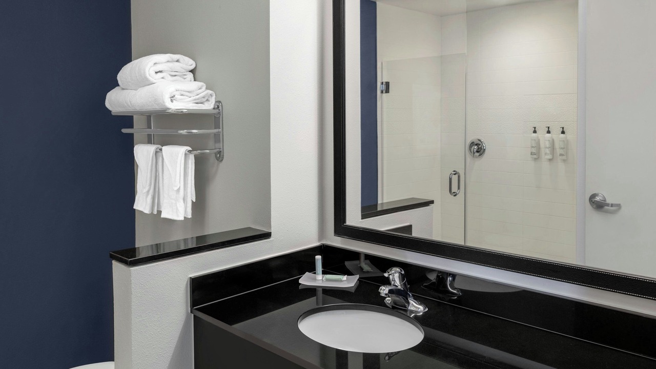 Photo of Bathroom in Calhoun