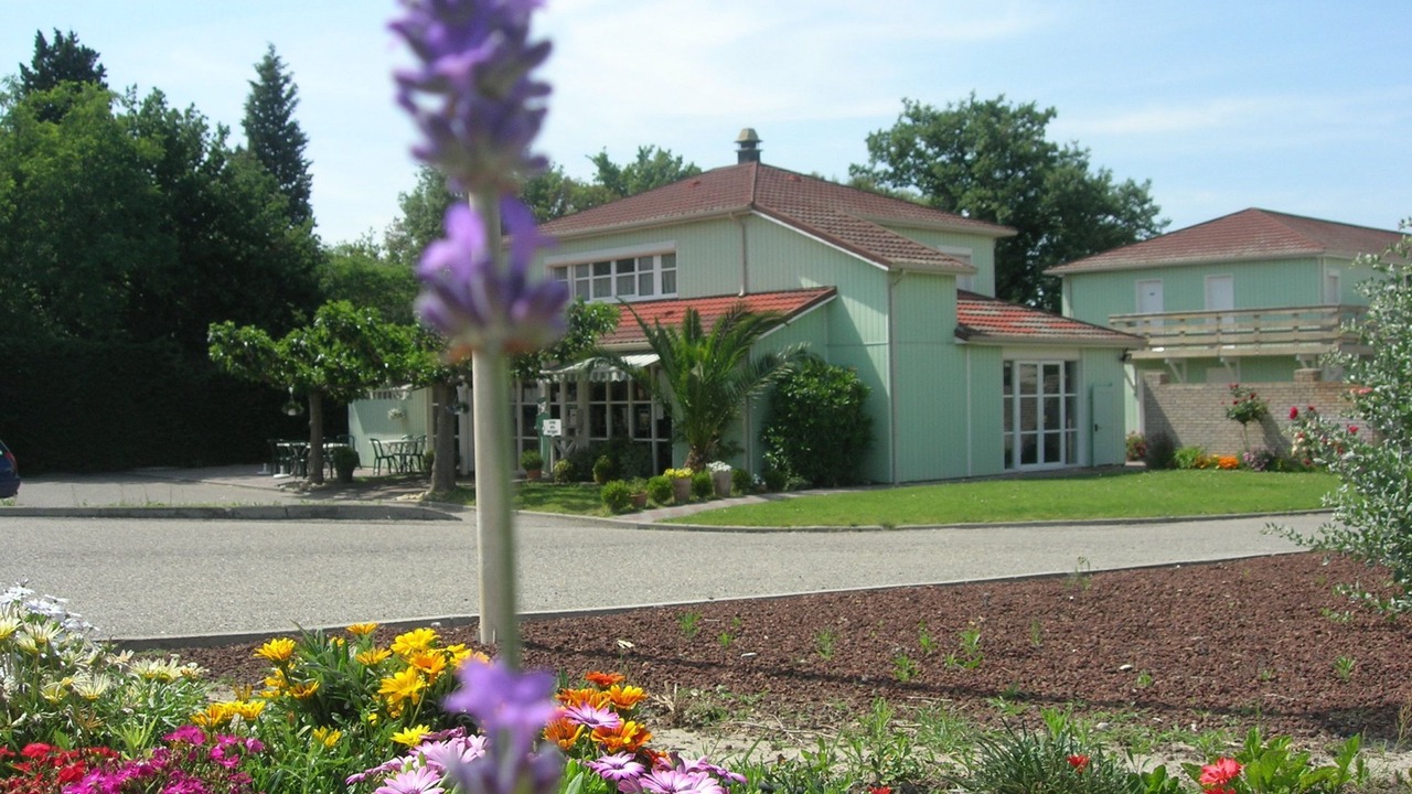 Photo of Patio Balcony in Saint Tronquet Business Park