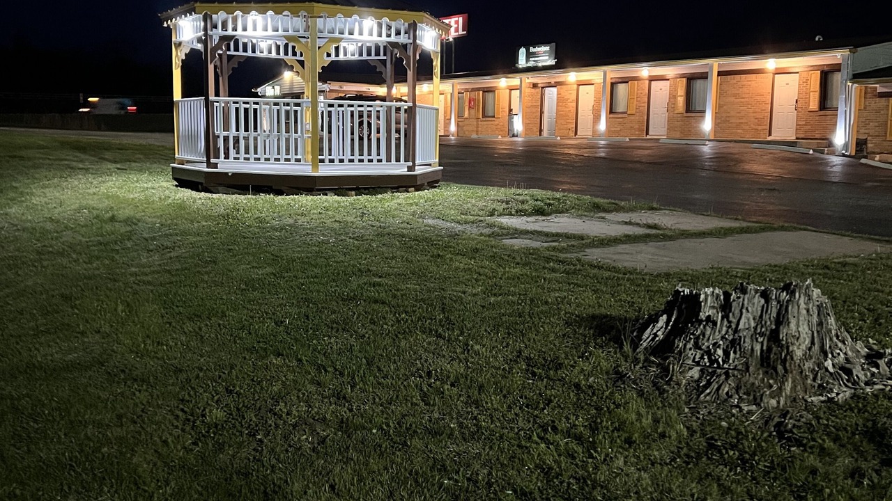Photo of Buildings in Knob Noster