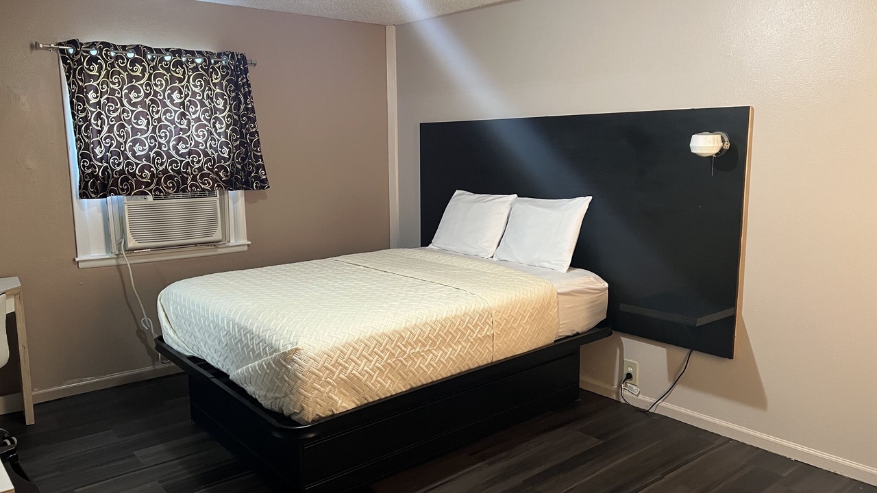 Photo of Others in Knob Noster