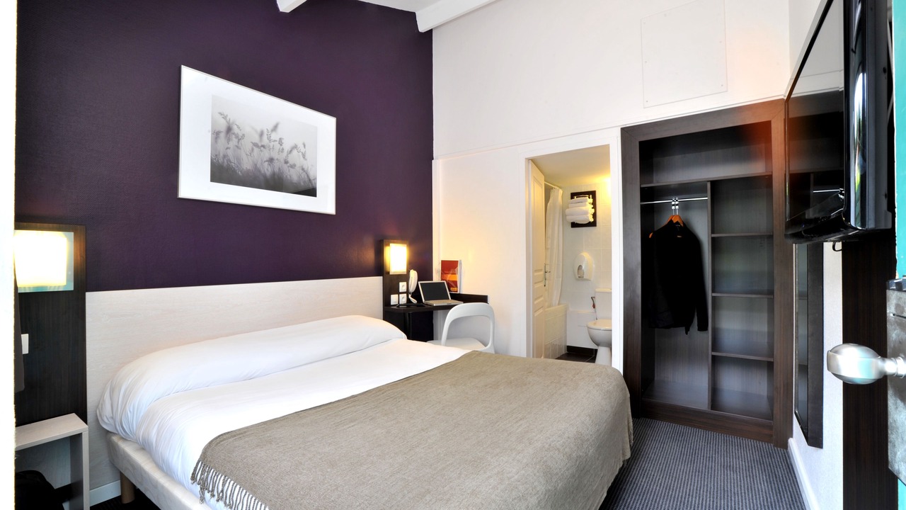 Photo of Bedroom in Dardilly