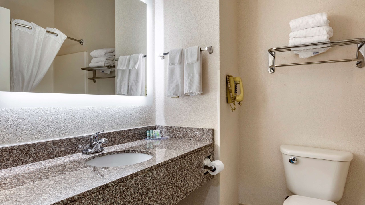 Photo of Bathroom in Canyon