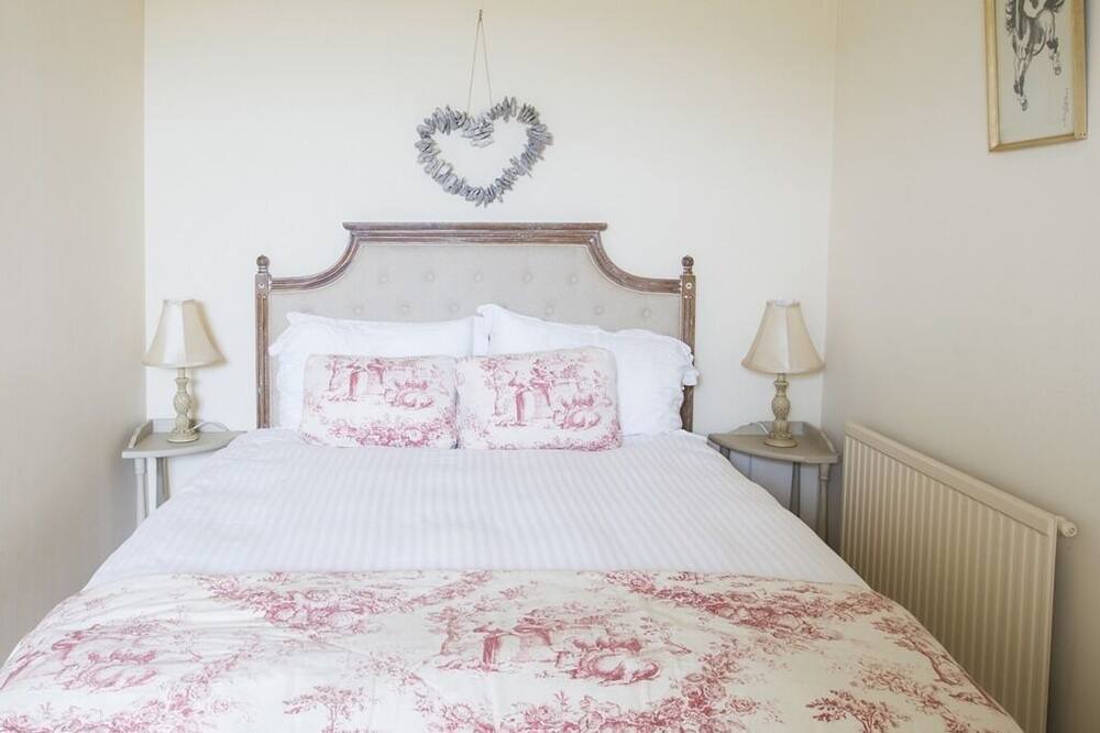 Photo of Bedroom in Tea Green