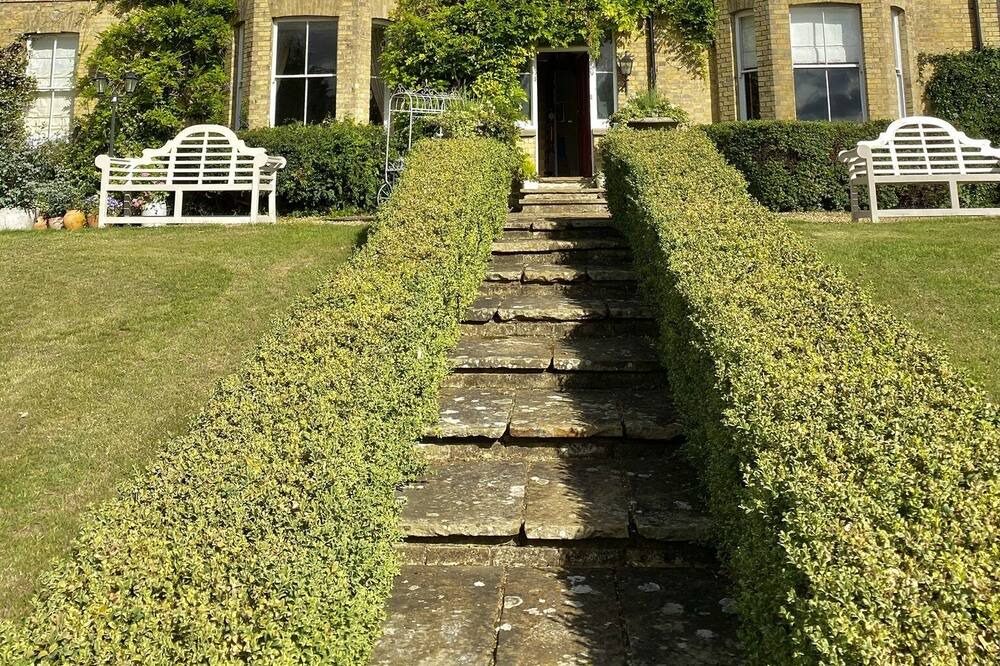 Photo of Outdoor in Tea Green