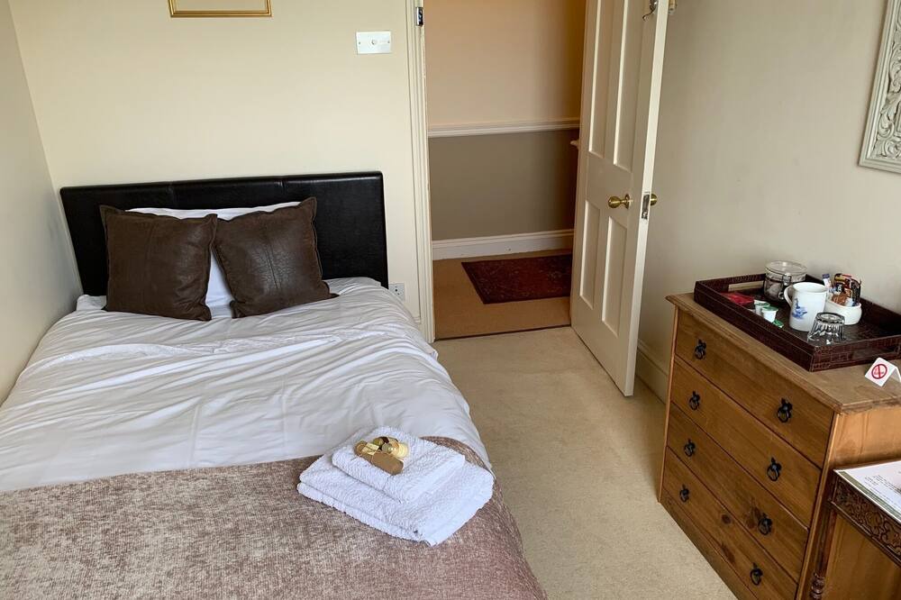 Photo of Bedroom in Tea Green