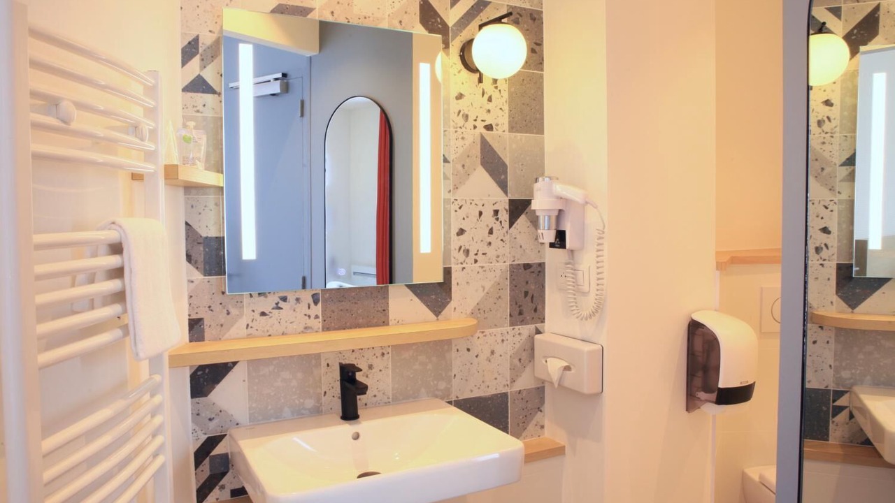 Photo of Bathroom in Downtown Angers