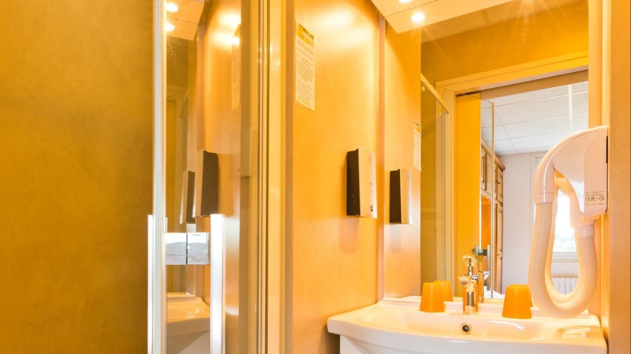 Photo of Bathroom in Les Ancizes-Comps