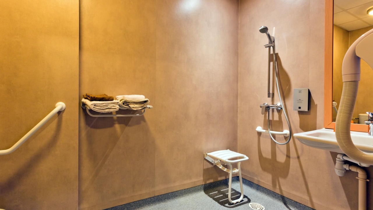 Photo of Bathroom in Les Ancizes-Comps