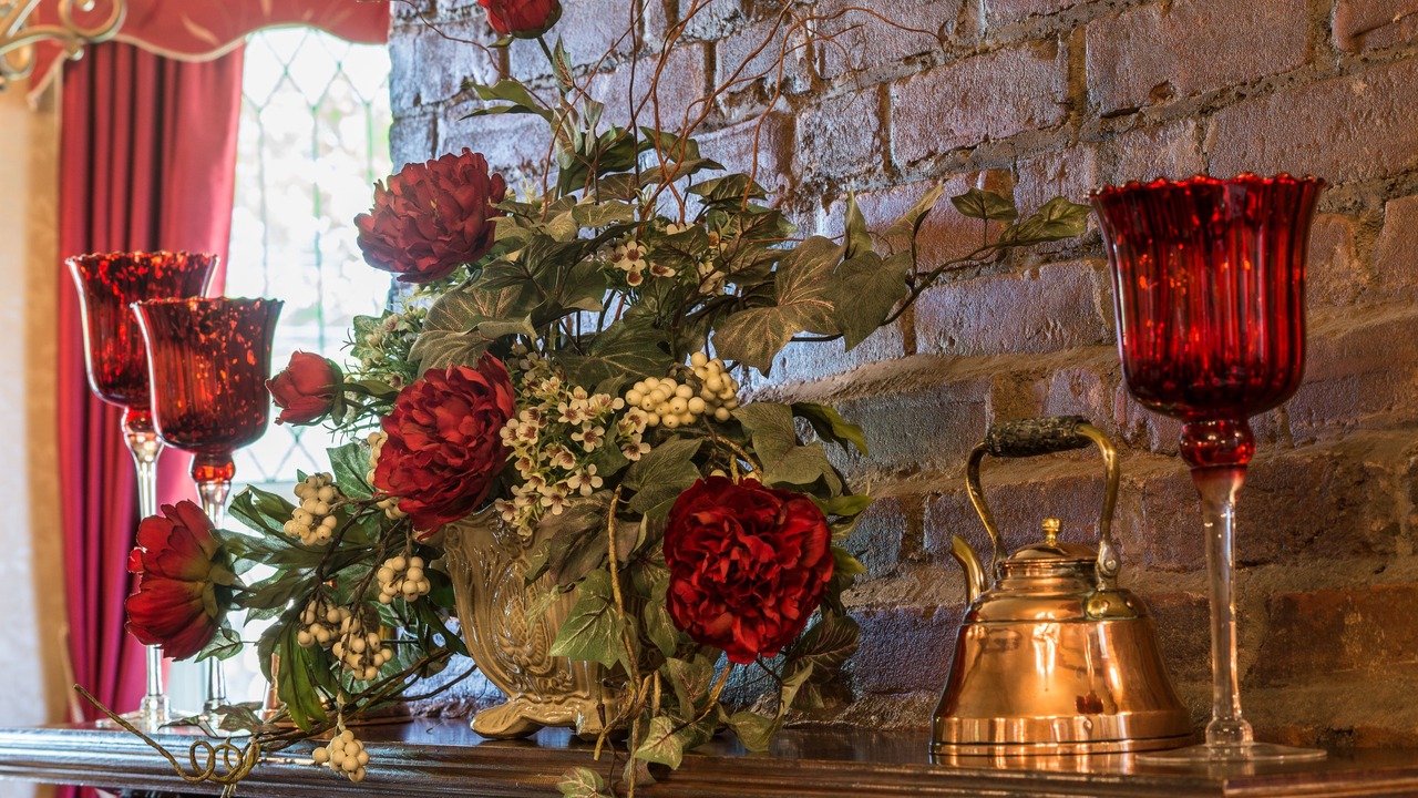 Photo of Others in Queens Square