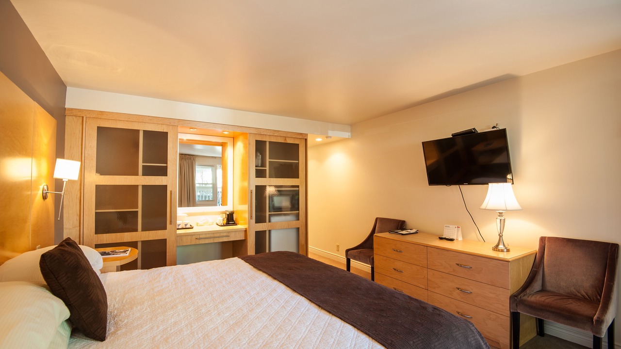 Photo of Bedroom in Queens Square