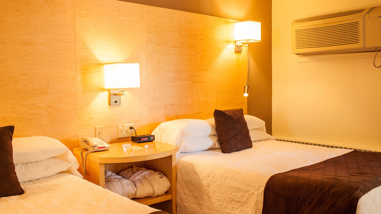 Photo of Bedroom in Queens Square