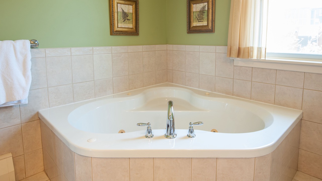 Photo of Others in Queens Square