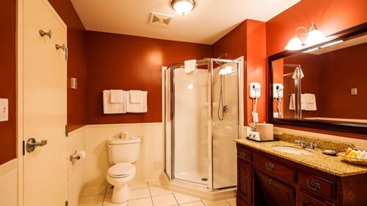 Photo of Bathroom in Queens Square