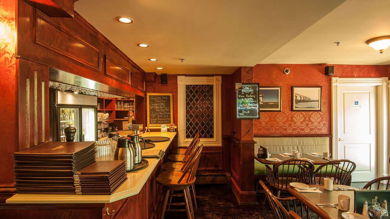 Photo of Others in Queens Square