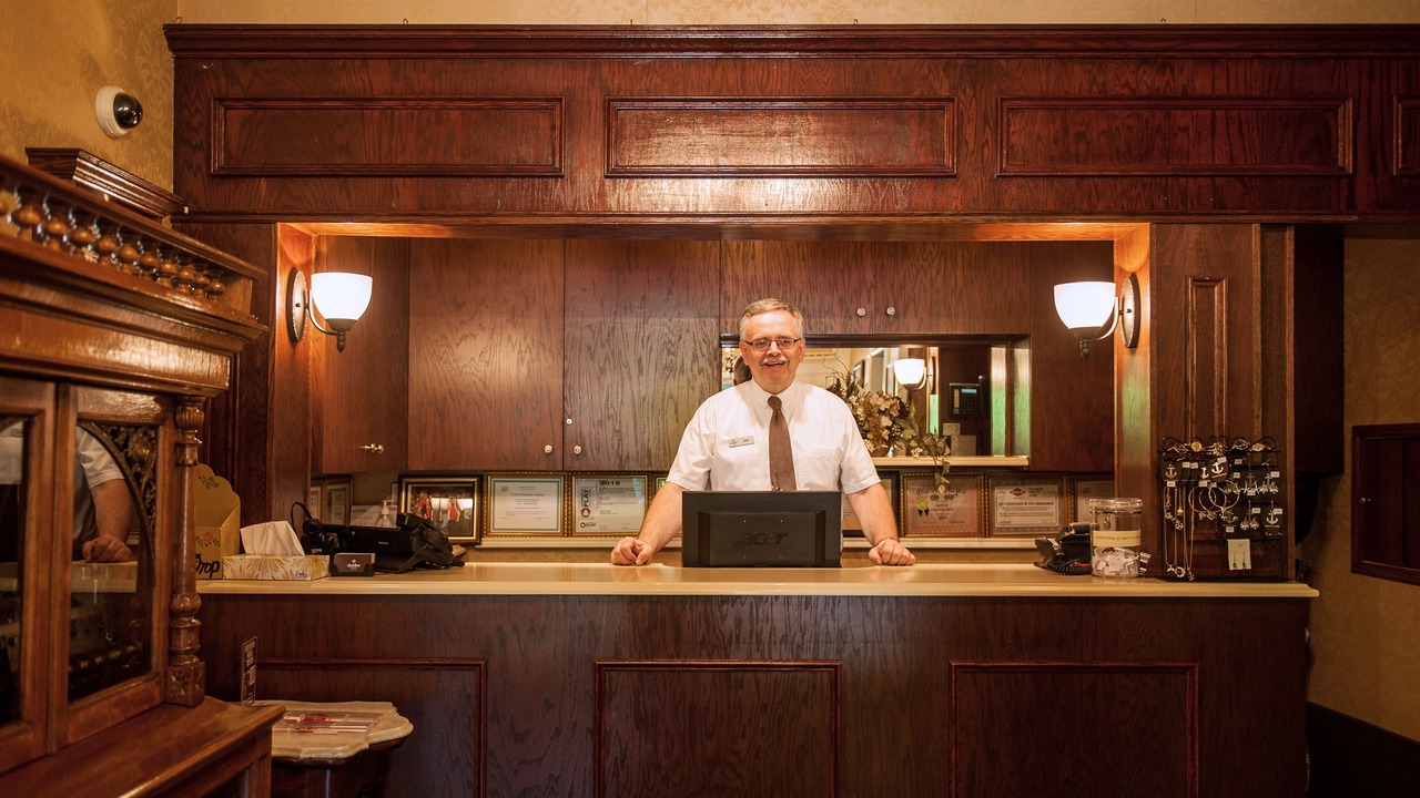 Photo of Others in Queens Square