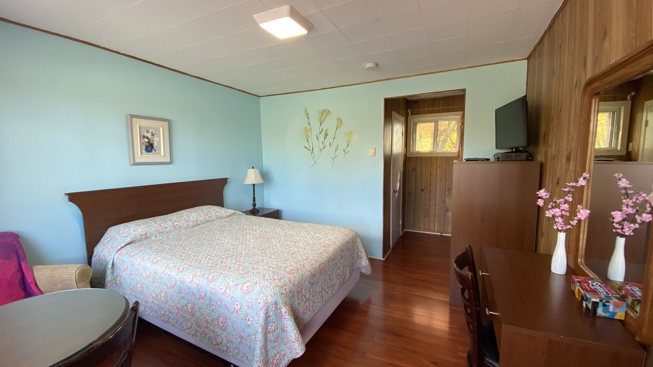 Photo of Bedroom in Coteau-du-Lac