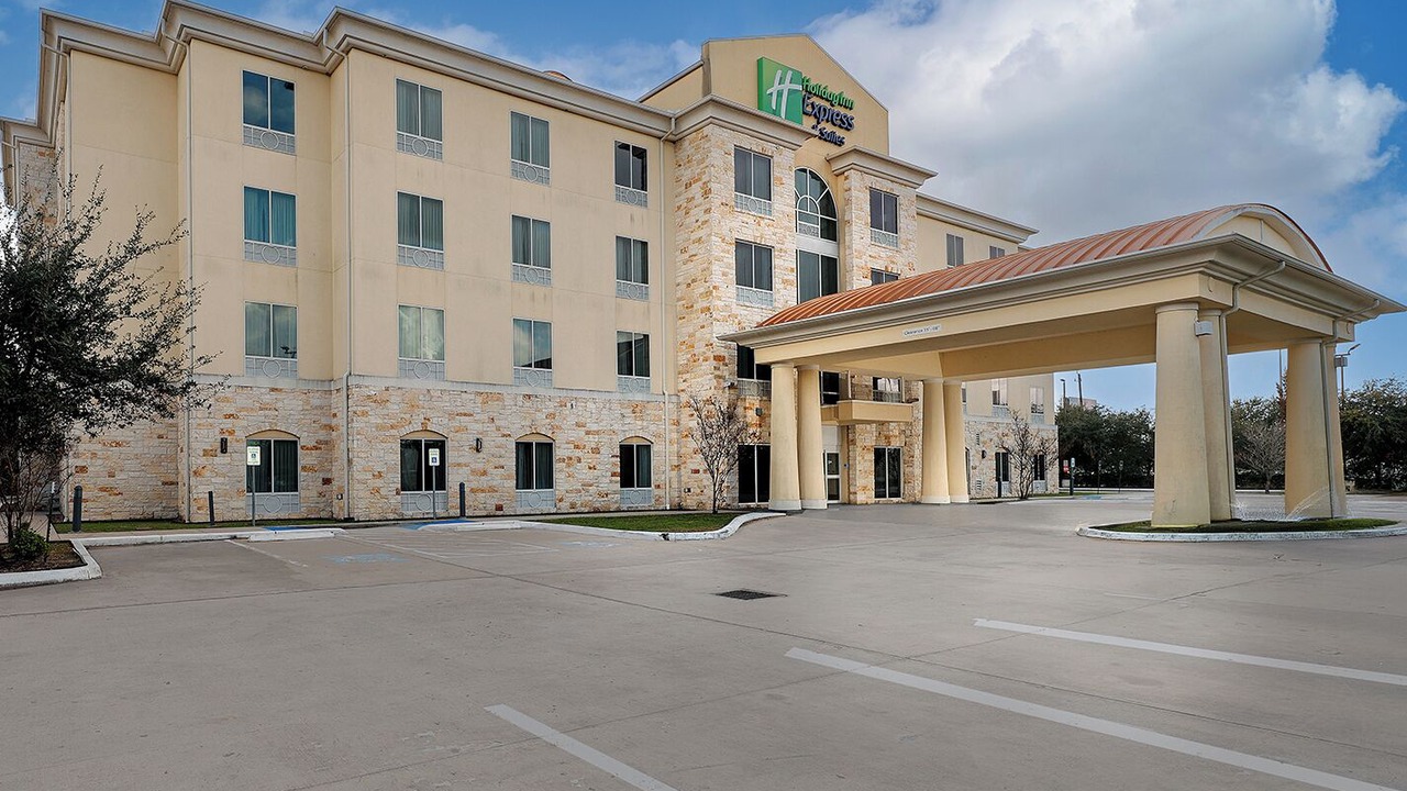 Photo of Outdoor in Garden Oaks