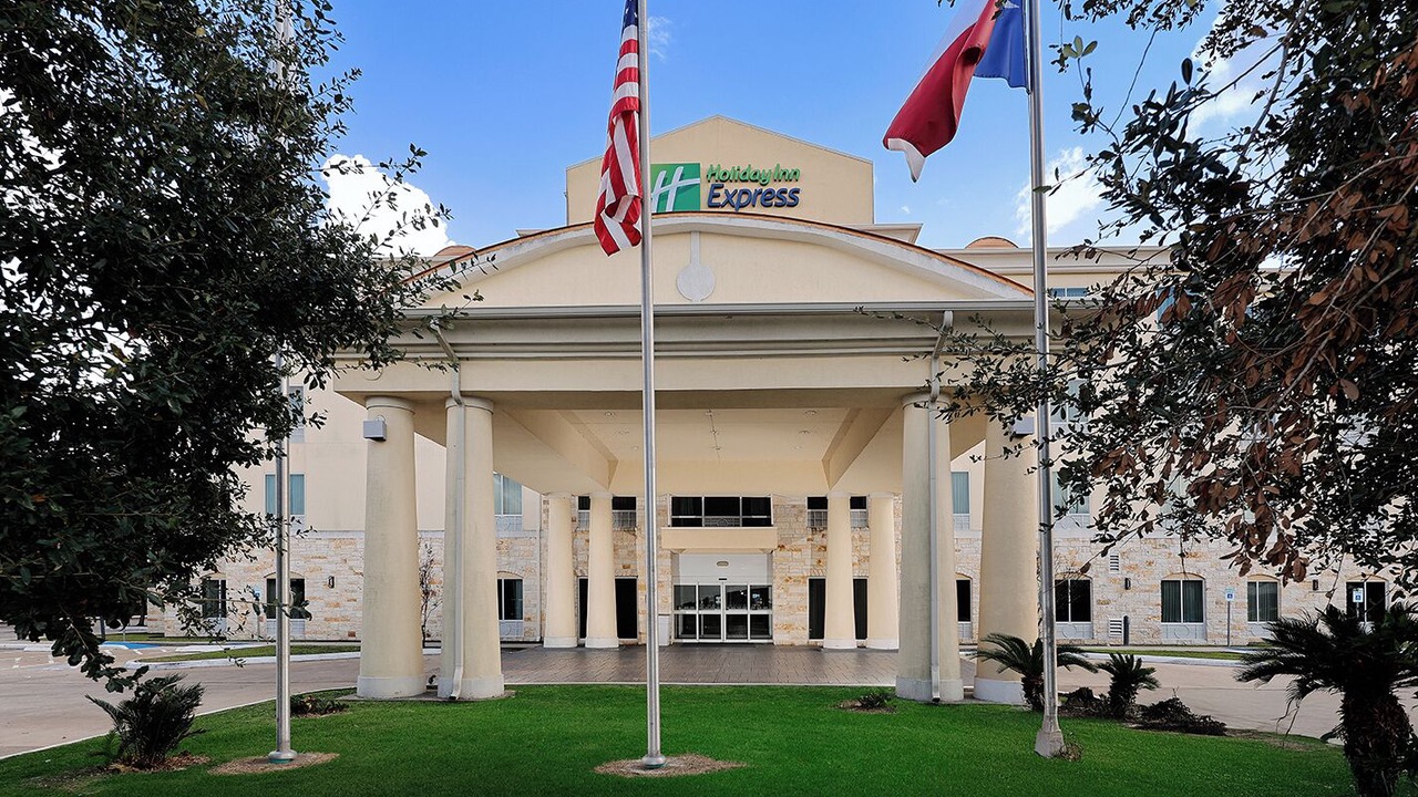 Photo of Outdoor in Garden Oaks