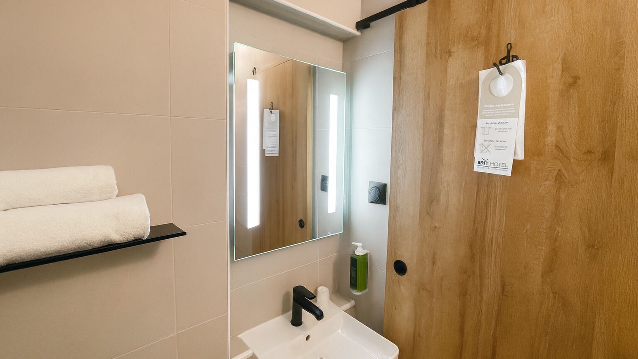 Photo of Bathroom in Quartier Saint-Marc - Croix de Pierre - Saint-Nicaise