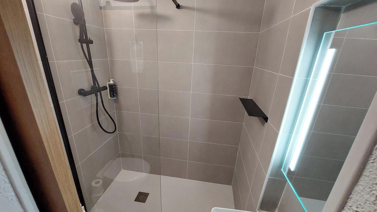 Photo of Bathroom in Quartier Saint-Marc - Croix de Pierre - Saint-Nicaise