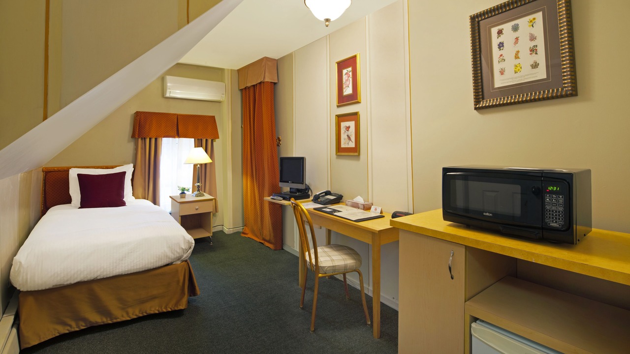 Photo of Bedroom in Church and Wellesley