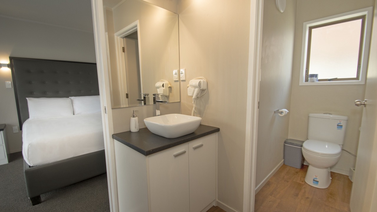 Photo of Bathroom in Otahuhu