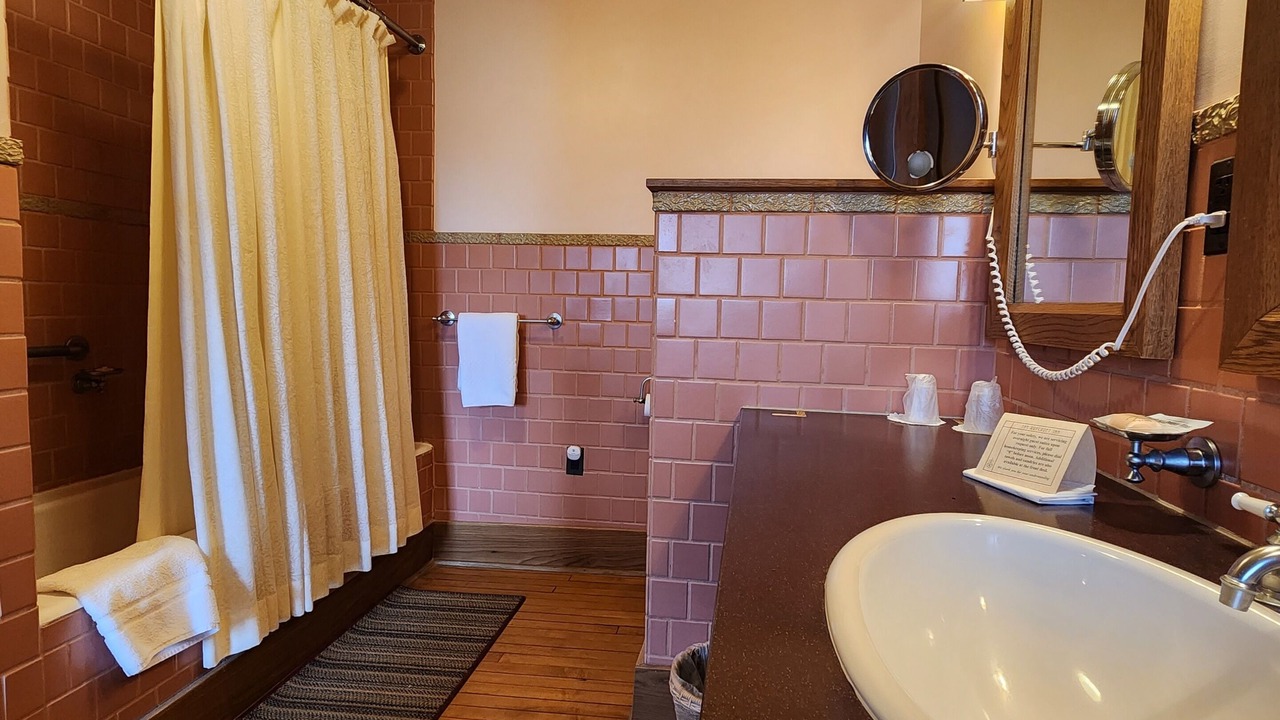 Photo of Others in East Aurora