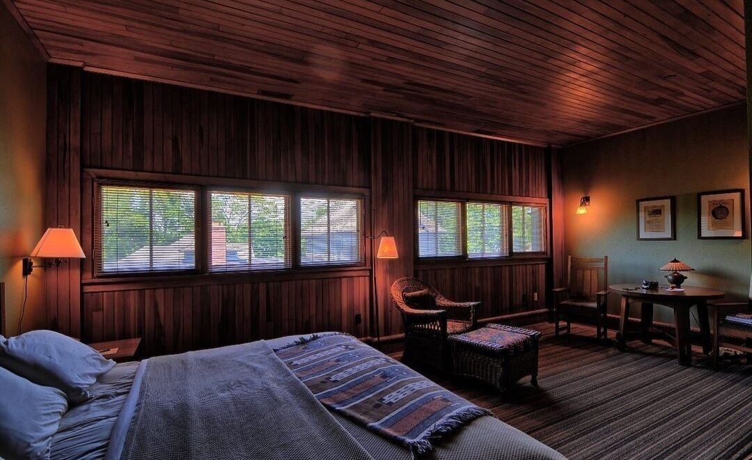 Photo of Others in East Aurora