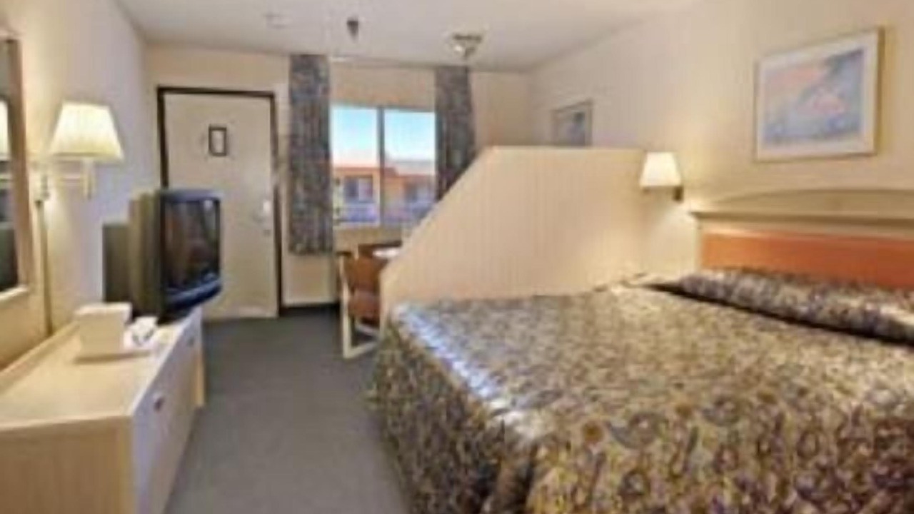 Photo of Bedroom in Victorville