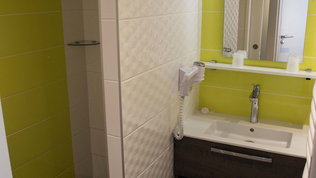 Photo of Bathroom in Charmes-sur-Rhone