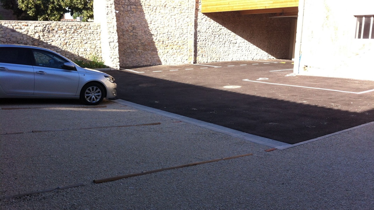 Photo of Others in Charmes-sur-Rhone