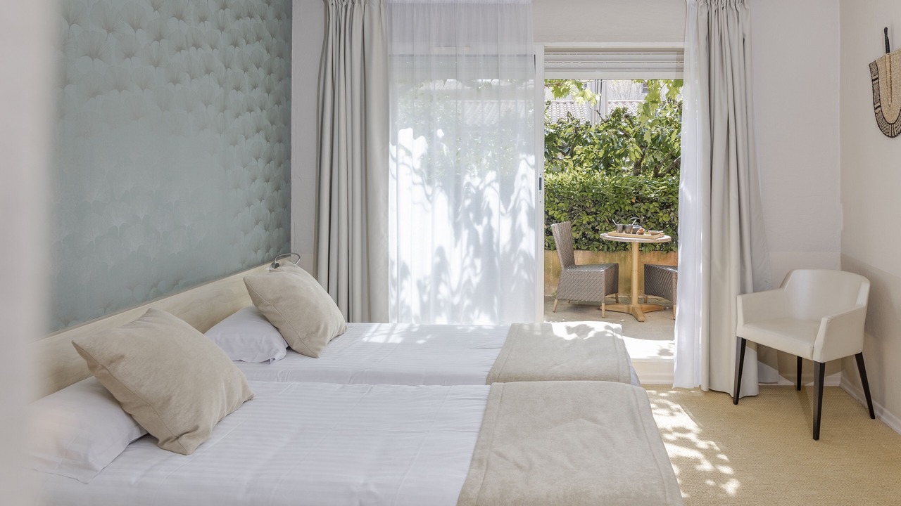 Photo of Bedroom in Charmes-sur-Rhone