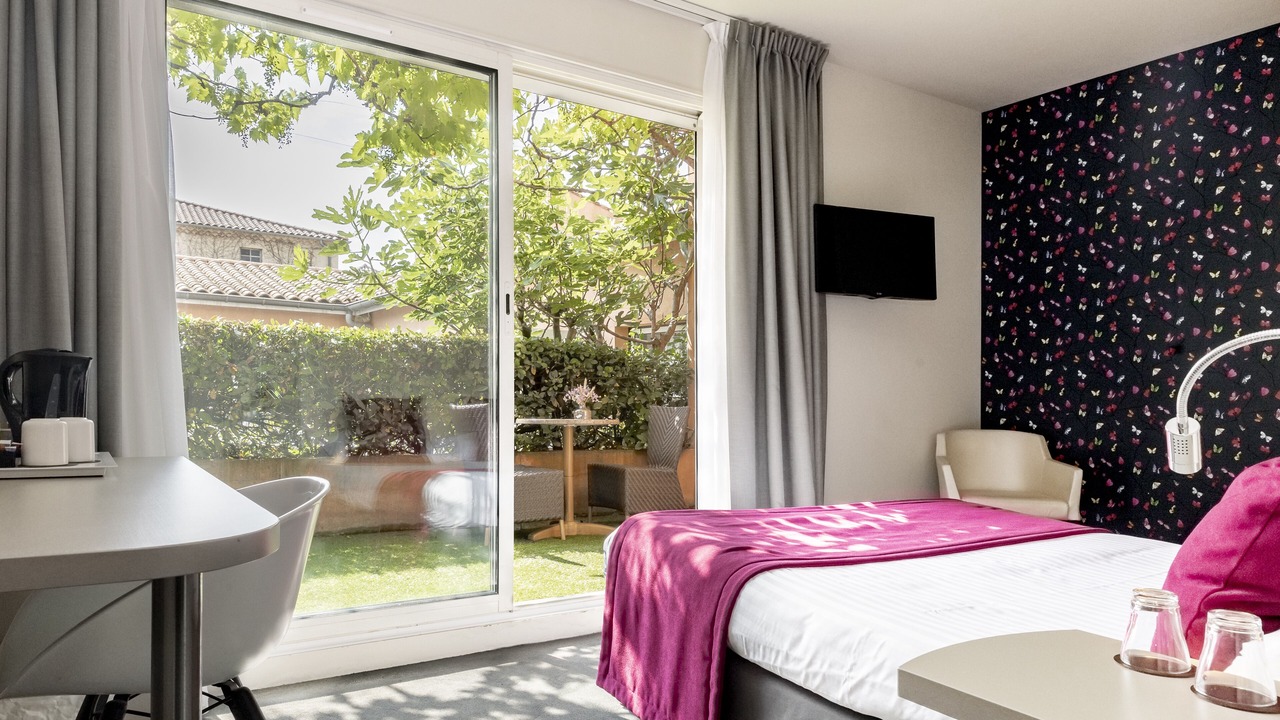 Photo of Bedroom in Charmes-sur-Rhone