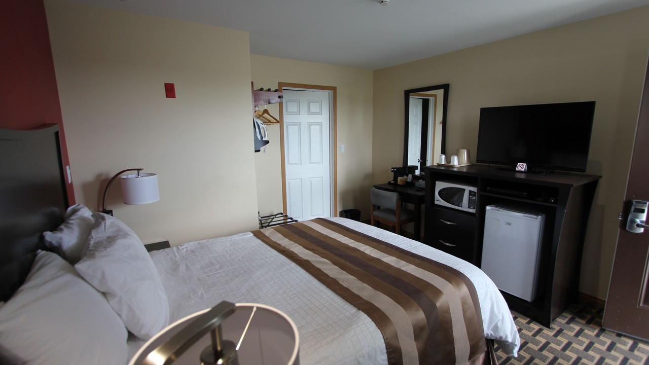 Photo of Bedroom in Napanee