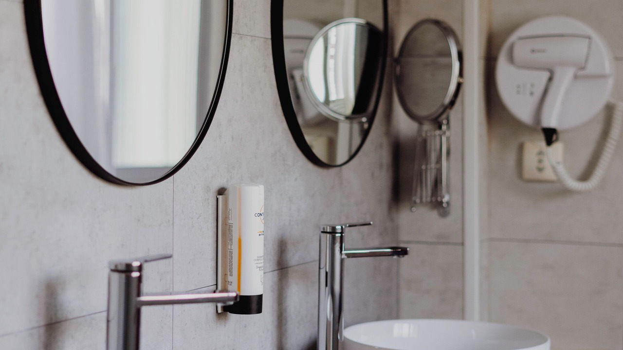 Photo of Bathroom in Caen City Centre