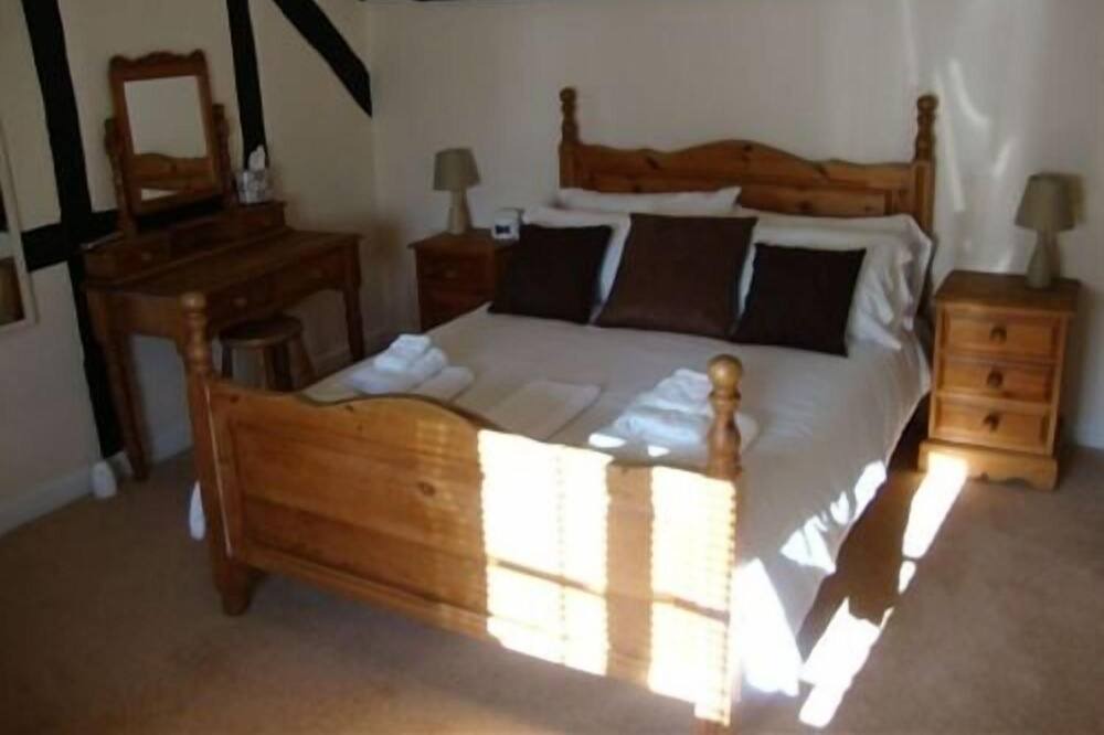 Photo of Bedroom in Godalming
