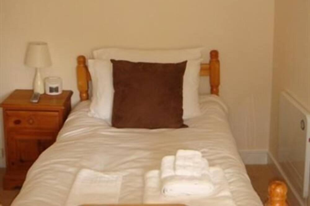 Photo of Bedroom in Godalming