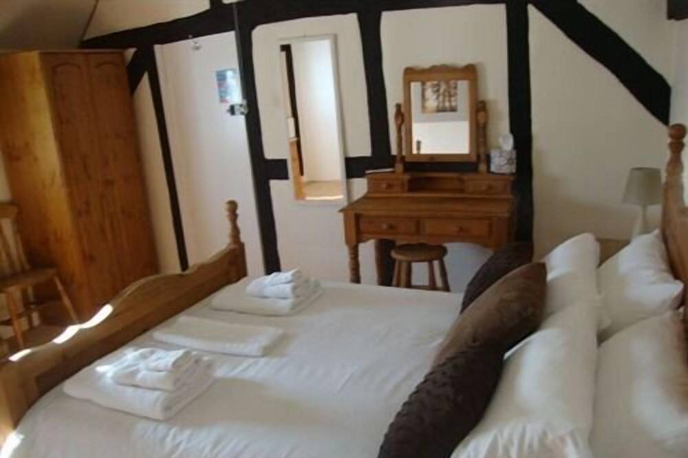 Photo of Bedroom in Godalming