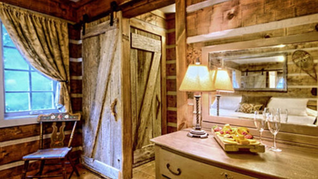 Photo of Bedroom in Lakemont
