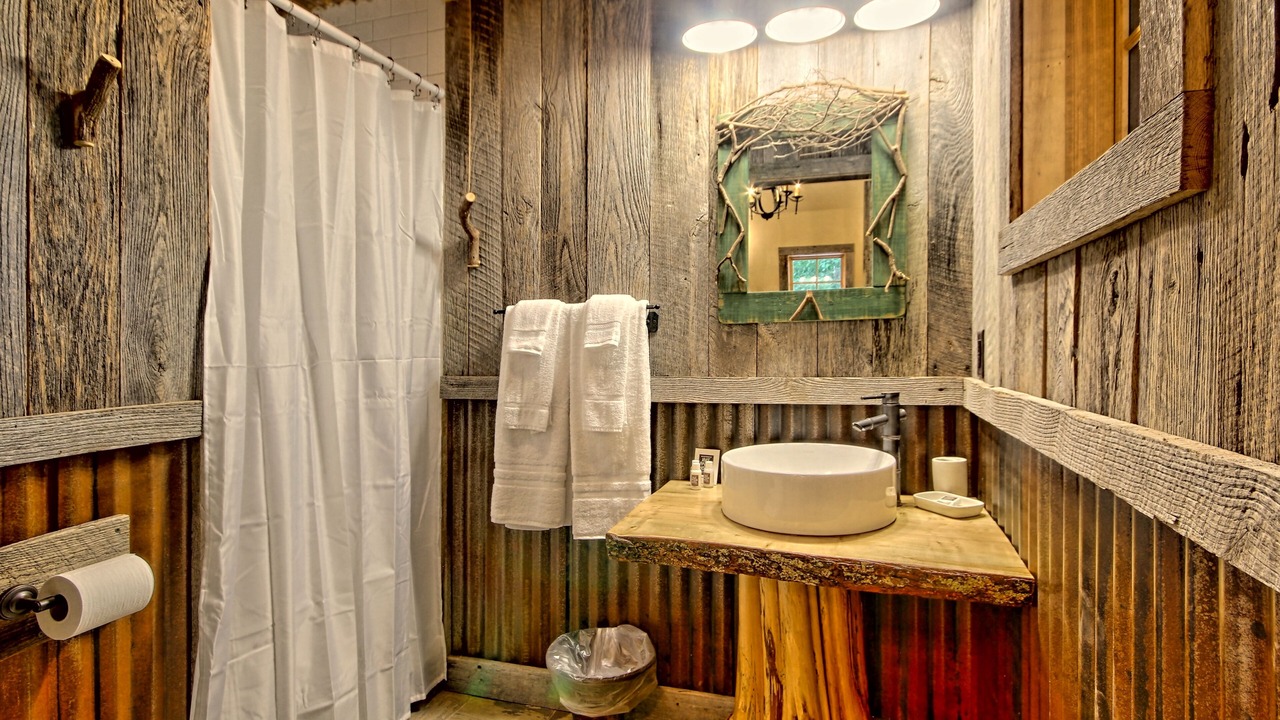 Photo of Bathroom in Lakemont