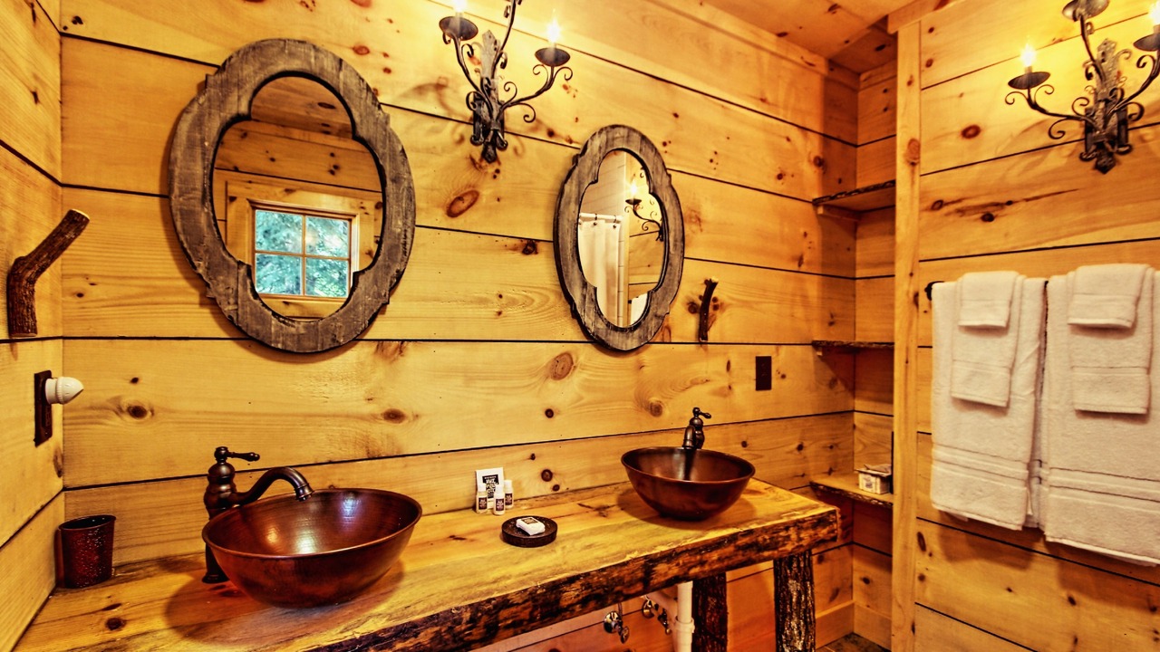 Photo of Bathroom in Lakemont