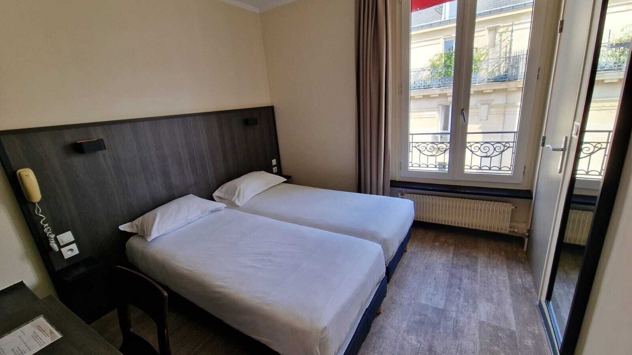 Photo of Bedroom in Levallois-Perret