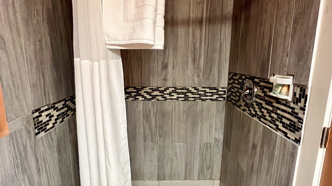 Photo of Bathroom in Junction