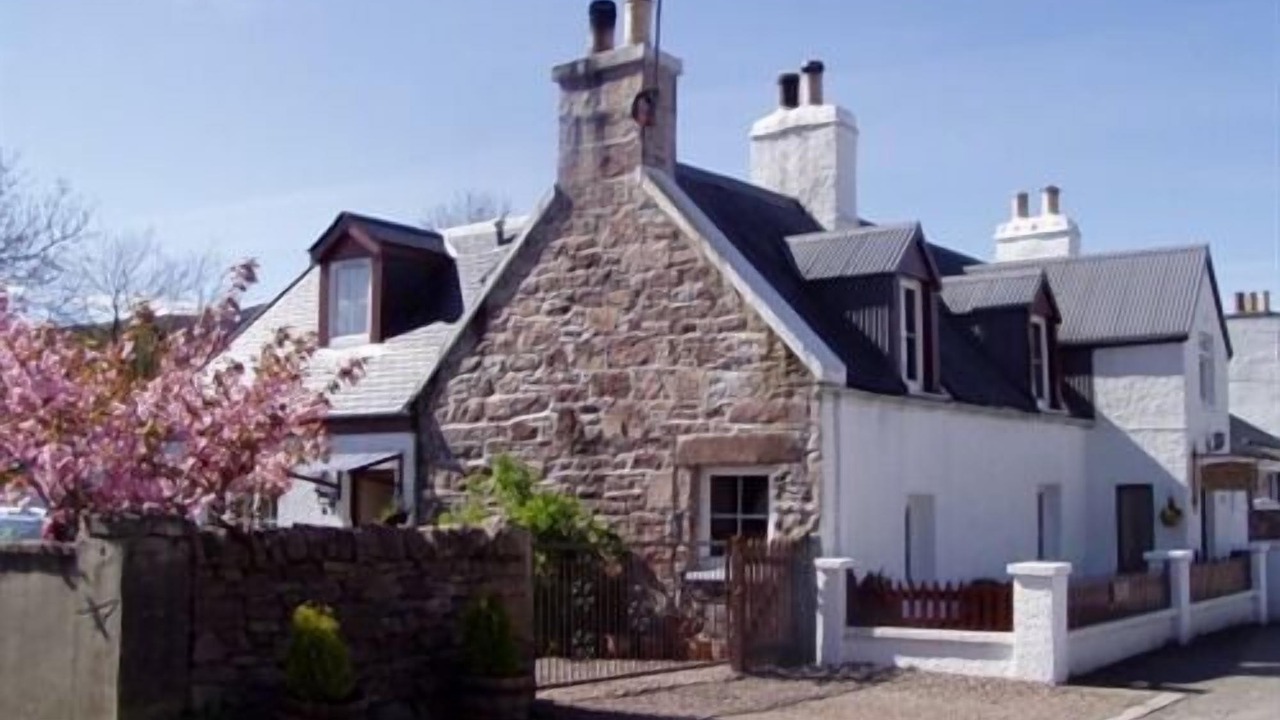 Photo of Buildings in Ullapool