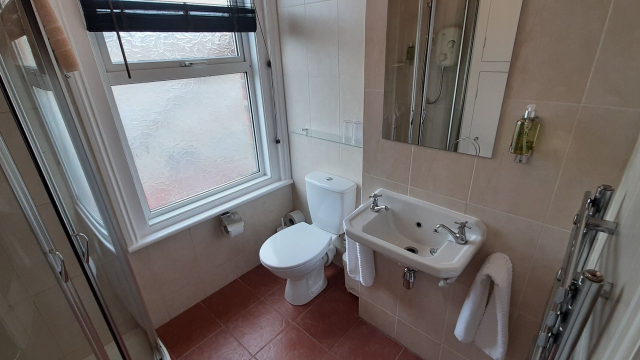 Photo of Bathroom in Shanklin