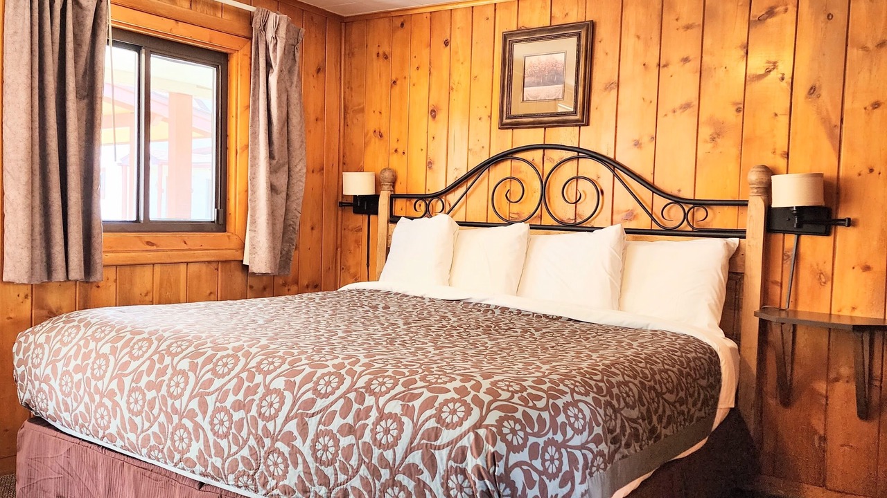 Photo of Bedroom in Hot Sulphur Springs