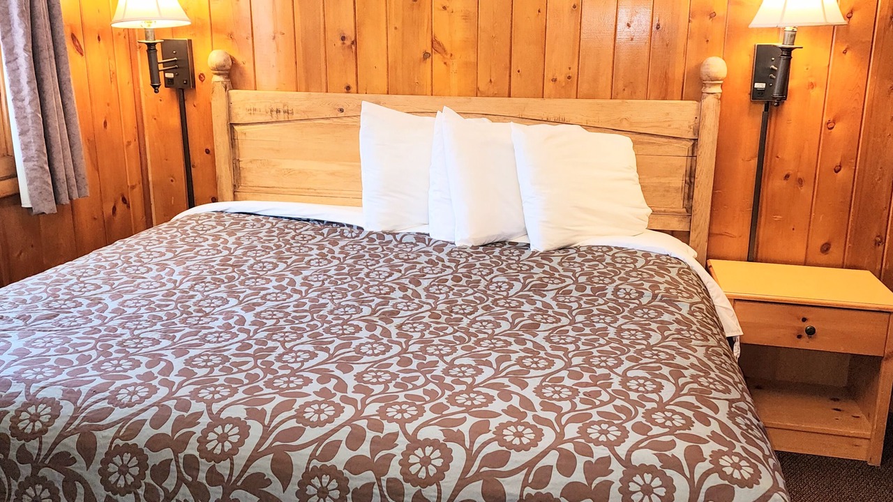 Photo of Bedroom in Hot Sulphur Springs