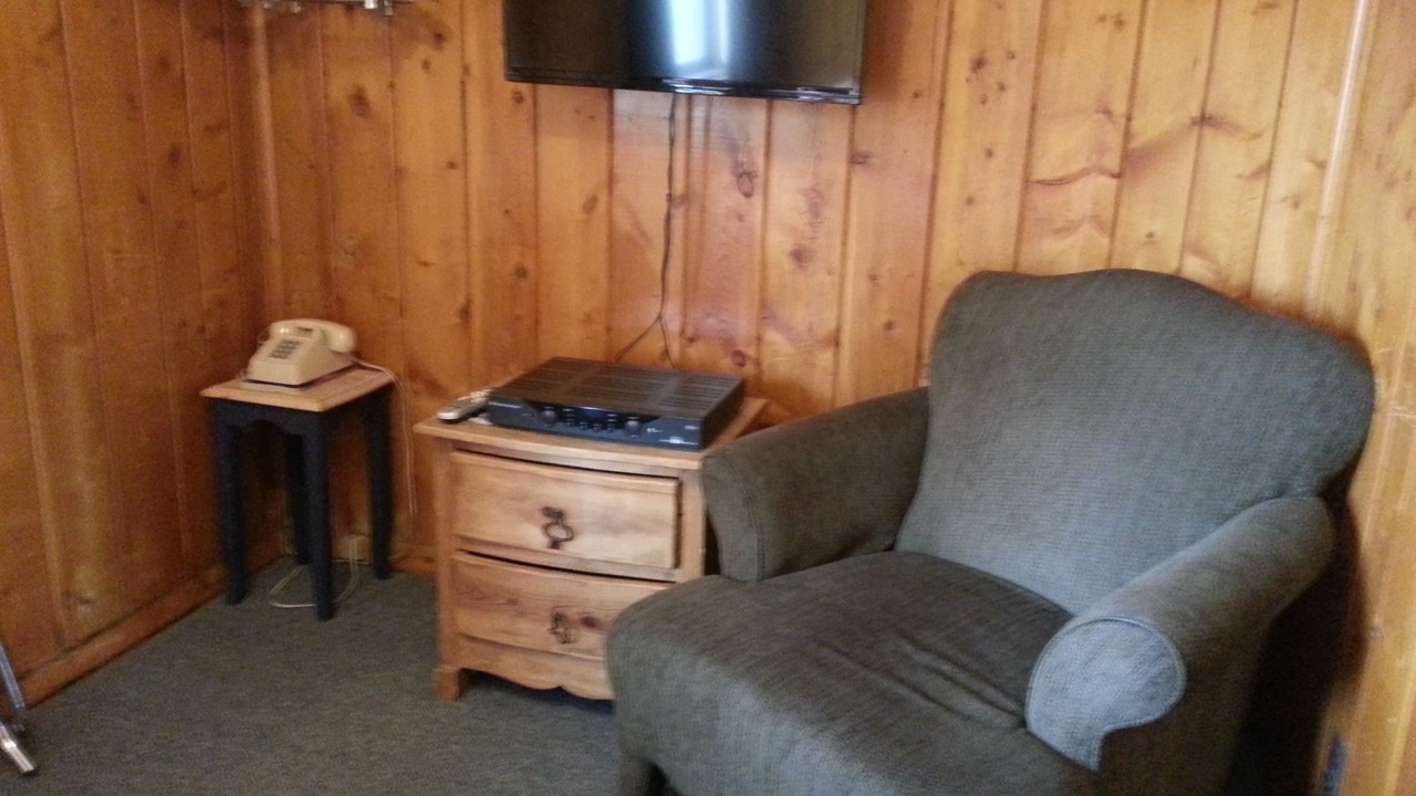 Photo of Bedroom in Hot Sulphur Springs